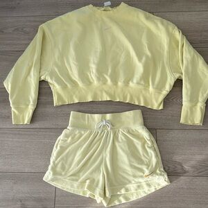 Revolve Nike Yellow Active Set Size XS/Small
